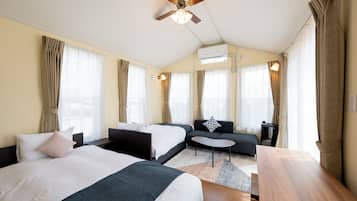 舒適流動式房屋, 4 間臥室, 露台, 山景 | 高級寢具、羽絨被、遮光窗簾/窗簾、熨斗/熨衫板