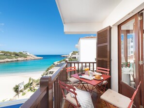 Outdoor dining - Holidays in Mallorca: renovated apartment with sea views (Portocolom)