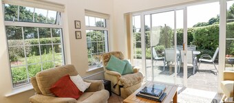 KNOCKROE LODGE, family friendly in New Ross, County Wexford