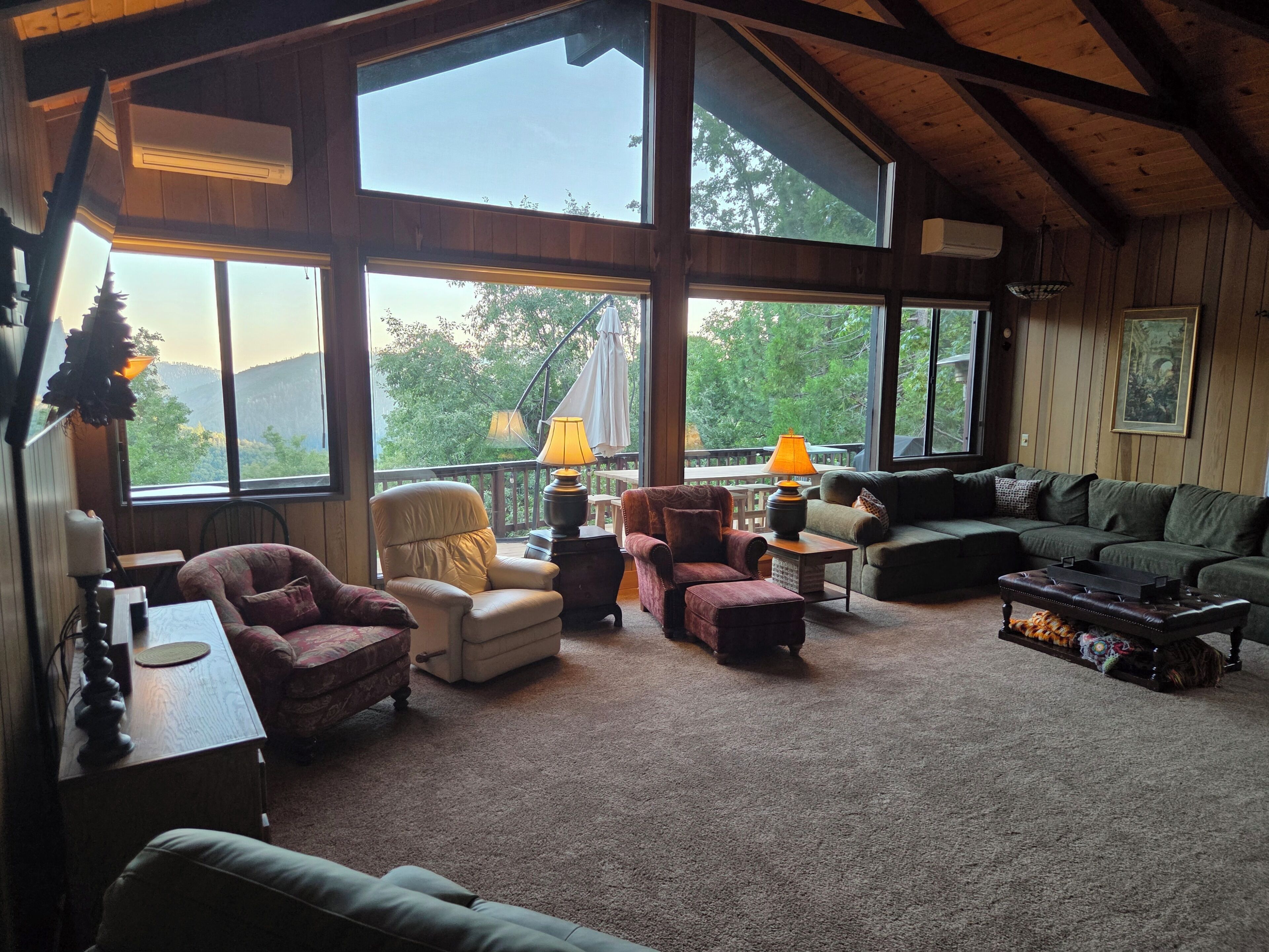 Smart-tv en een open haard