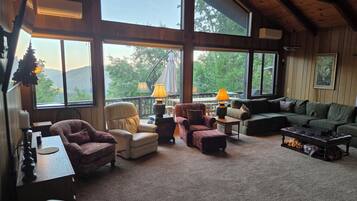 Smart-tv en een open haard