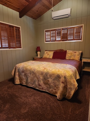 4 bedrooms, WiFi, bed sheets