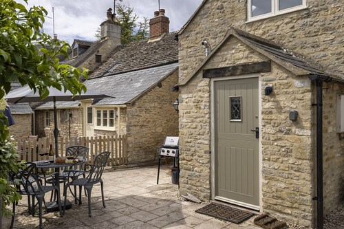 Dog friendly cottage - The Roost