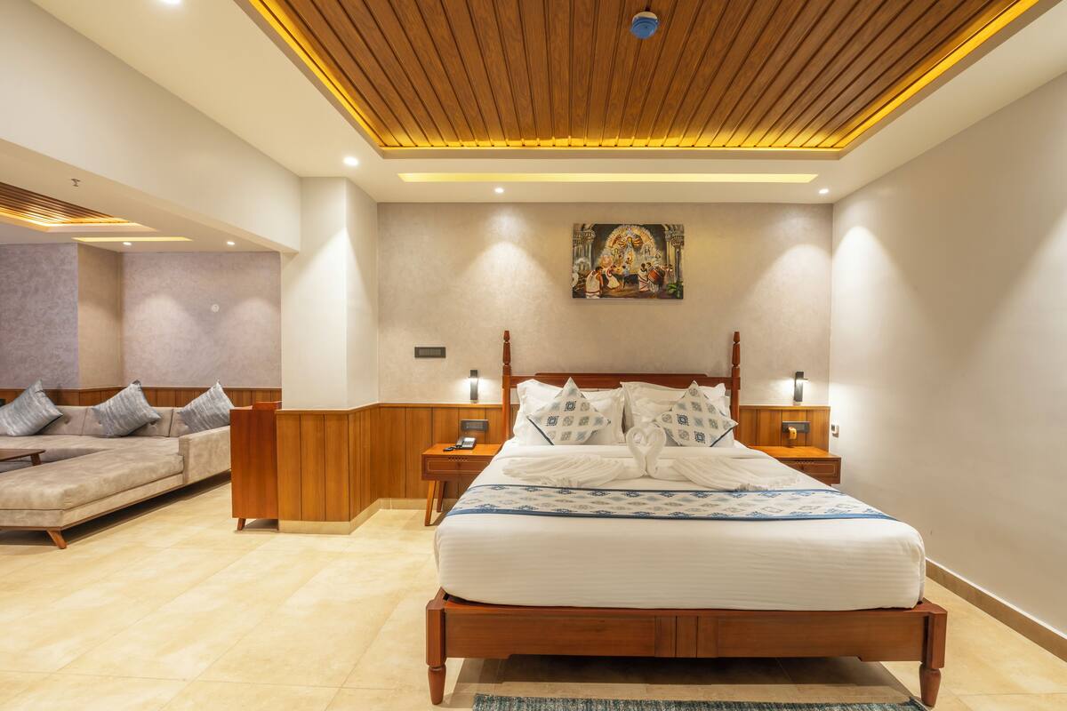 Executive Suite, City View | Peti besi dalam bilik, meja, ruang kerja komputer riba, kalis bunyi