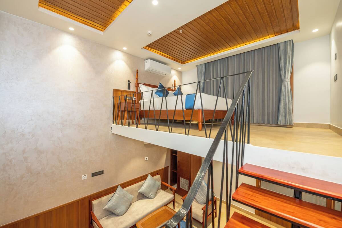Premium Duplex, City View | Peti besi dalam bilik, meja, ruang kerja komputer riba, kalis bunyi
