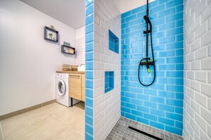 Huoneisto | Kylpyhuone | Hiustenkuivaaja