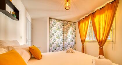 Modern Comfort by the Lagoon