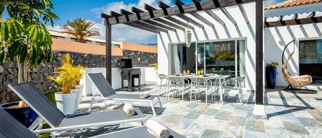 تناول الطعام بالخارج