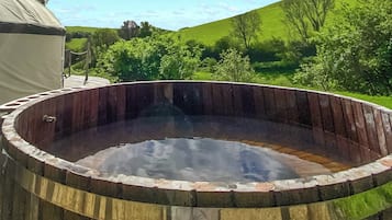 Bain à remous extérieur