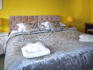 3 chambres, accès au Wi-Fi (inclus)