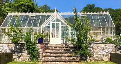 2 bedroom accommodation in Membury