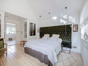 5 bedrooms, free WiFi