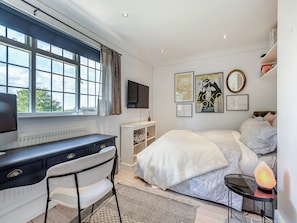 5 bedrooms, free WiFi