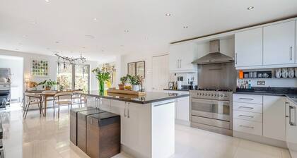 5 bedroom accommodation in Crowborough
