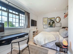 5 bedrooms, free WiFi
