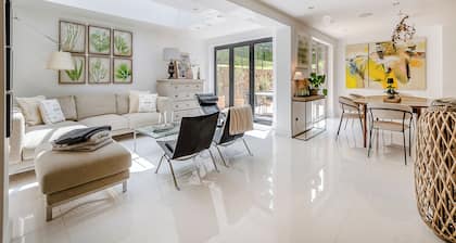 4 bedroom accommodation in Crowborough