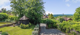 5 bedroom accommodation in Crowborough