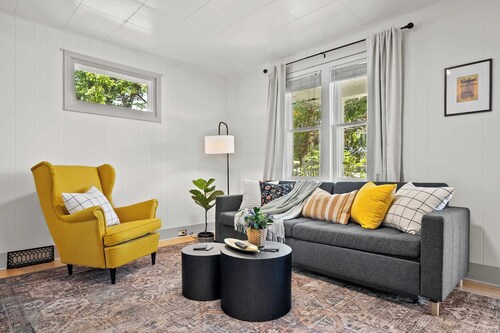 The Canary 2BR Gem in Downtown Drumheller