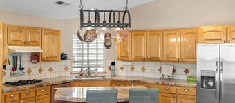 The Rose Garden Estate with Swim Spa - an Irvie Home