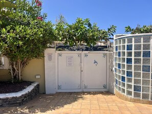 المنطقة المحيطة بالمنشأة