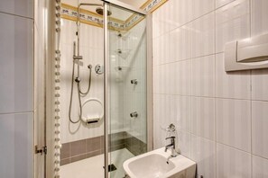 Shower, hair dryer, bidet, towels - Palmanova sixty-seven, indoor parking, wifi (Milano)