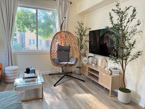 Chic 3BR King Bed+Work-Friendly+ Firepit