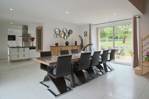 Villa | Dining