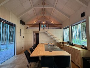 Luxury Villa, Balcony, Garden View | In-room dining