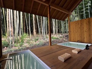 Luxury-Villa, Balkon, Gartenblick | Badezimmer