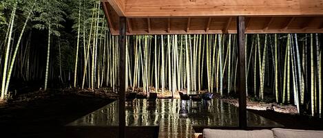 Lyxvilla - balkong - utsikt mot trÀdgÄrden | Terrass/Patio