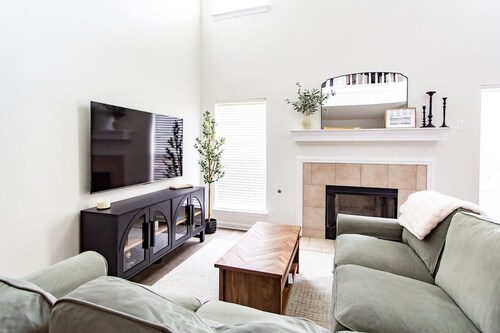 Family & Pet Friendly Hideaway | Game Loft + Private Yard