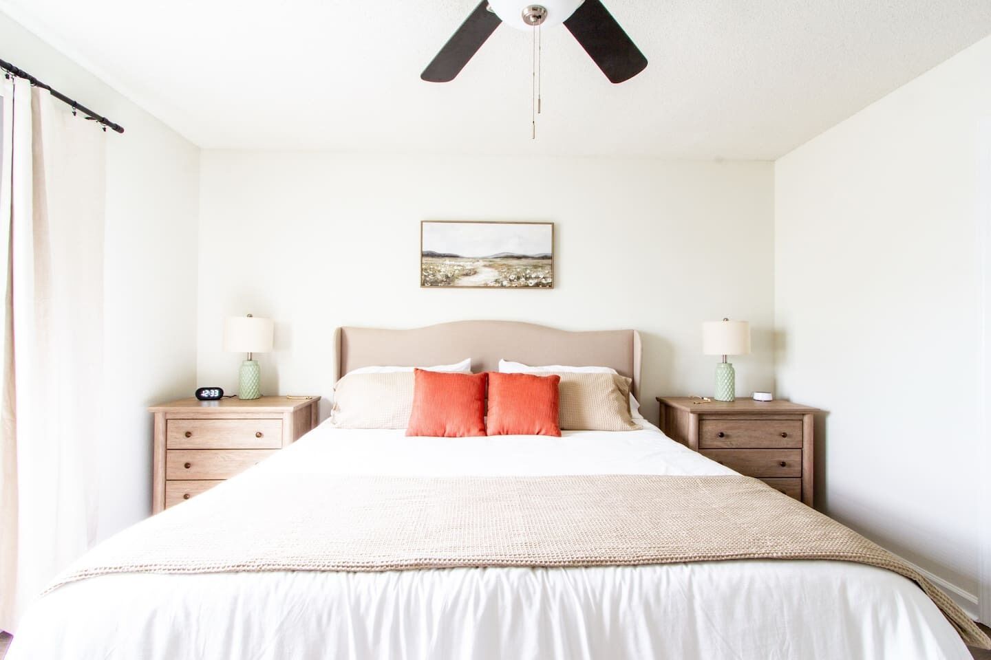 4 bedrooms, desk, iron/ironing board, travel cot