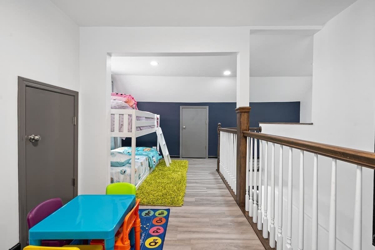 4 室のベッドルーム、アイロン / アイロン台、旅行用ベビーベッド、WiFi