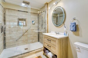 Towels - Walk to Shay Lake: Updated Home w/ Water View! (Silverwood)