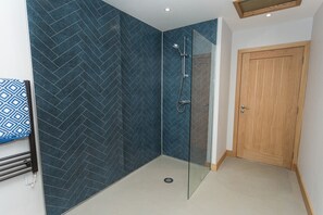 Shower, towels