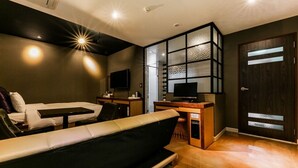 럭셔리 스위트 | 책상, 노트북 작업 공간, 무료 WiFi