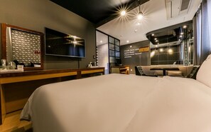 Suite Mewah | Meja kerja, ruang kerja ramah laptop, dan Wi-Fi gratis