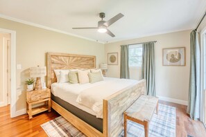 3 bedrooms, iron/ironing board, WiFi, bed sheets