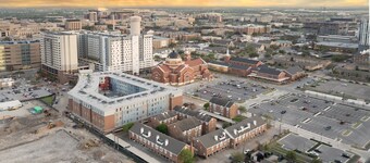 Lotus: 1 Bedroom Apt, 4 minute walk to A&M