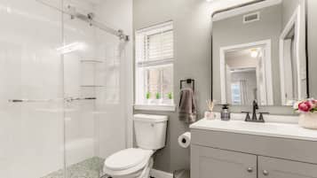 Douche, serviettes fournies