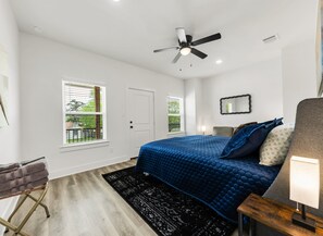 4 bedrooms, iron/ironing board, free WiFi, bed sheets
