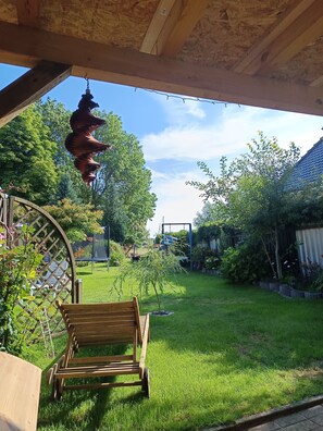 Terrace/patio - Apartment 'Veronika' with Lake View, Private Terrace and Shared Garden (Wesenberg)