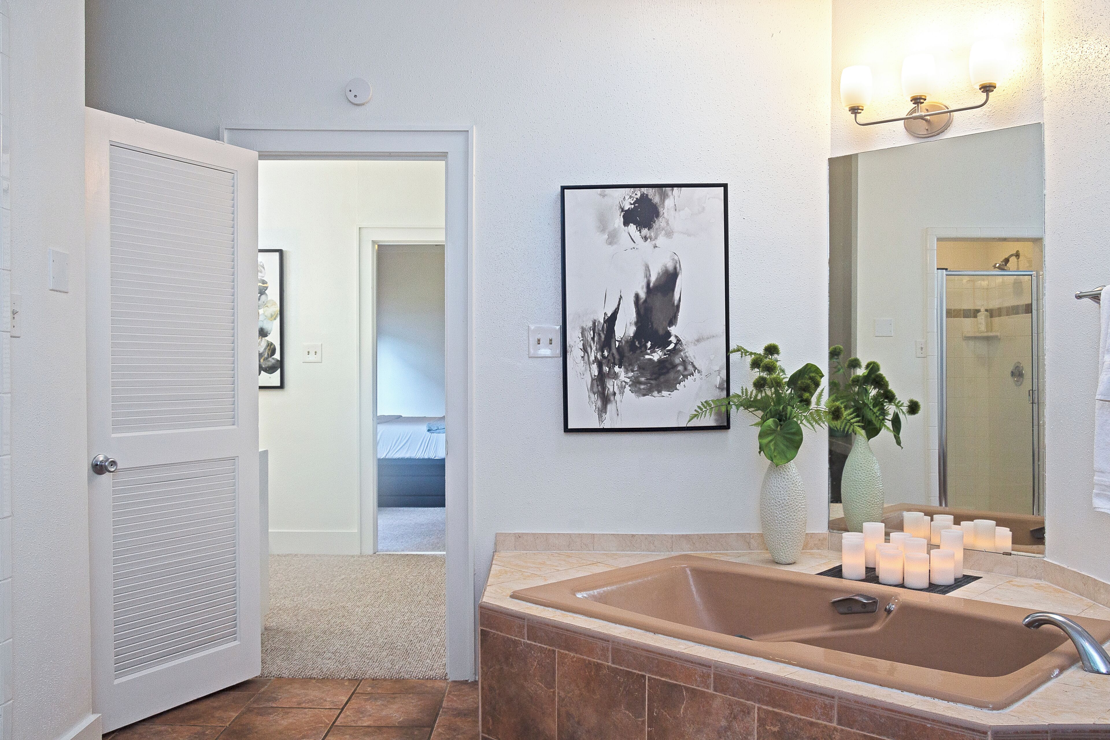 Douche, articles de toilette écologiques, sèche-cheveux