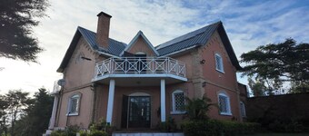 4-bedroom villa for 4 people