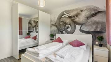 2 bedrooms, WiFi, bed sheets, wheelchair access