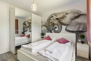 2 bedrooms, WiFi, bed sheets, wheelchair access