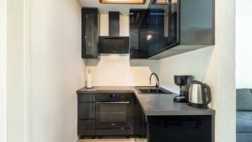 Kühlschrank, Ofen, Herdplatte, Geschirrspüler