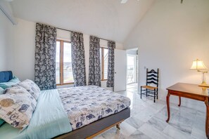 3 slaapkamers, een strijkplank/strijkijzer, gratis wifi, beddengoed