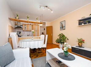 Apartment | Living room - Brigth and Breezy Rovinj Apartments - Classic One Bedroom Apartment (Rovinj)