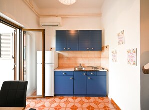 Apartment | Private kitchen | Fridge, stovetop